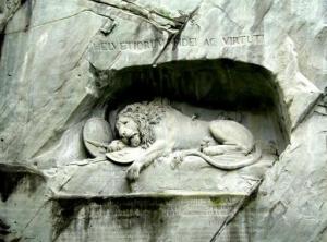 Памятник «Умирающий лев». Фото с сайта online.fotoschool.ru