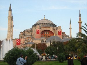 Трансформации религии в обществе на примере Св. Софии в Стамбуле: христианский храм-мечеть-музей